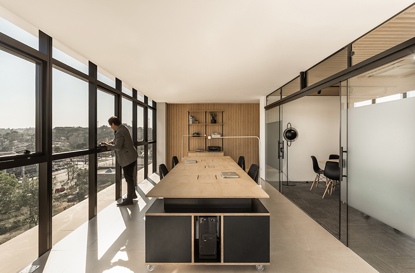 華發裝修提示辦公裝修家具擺設應該注意些什么？